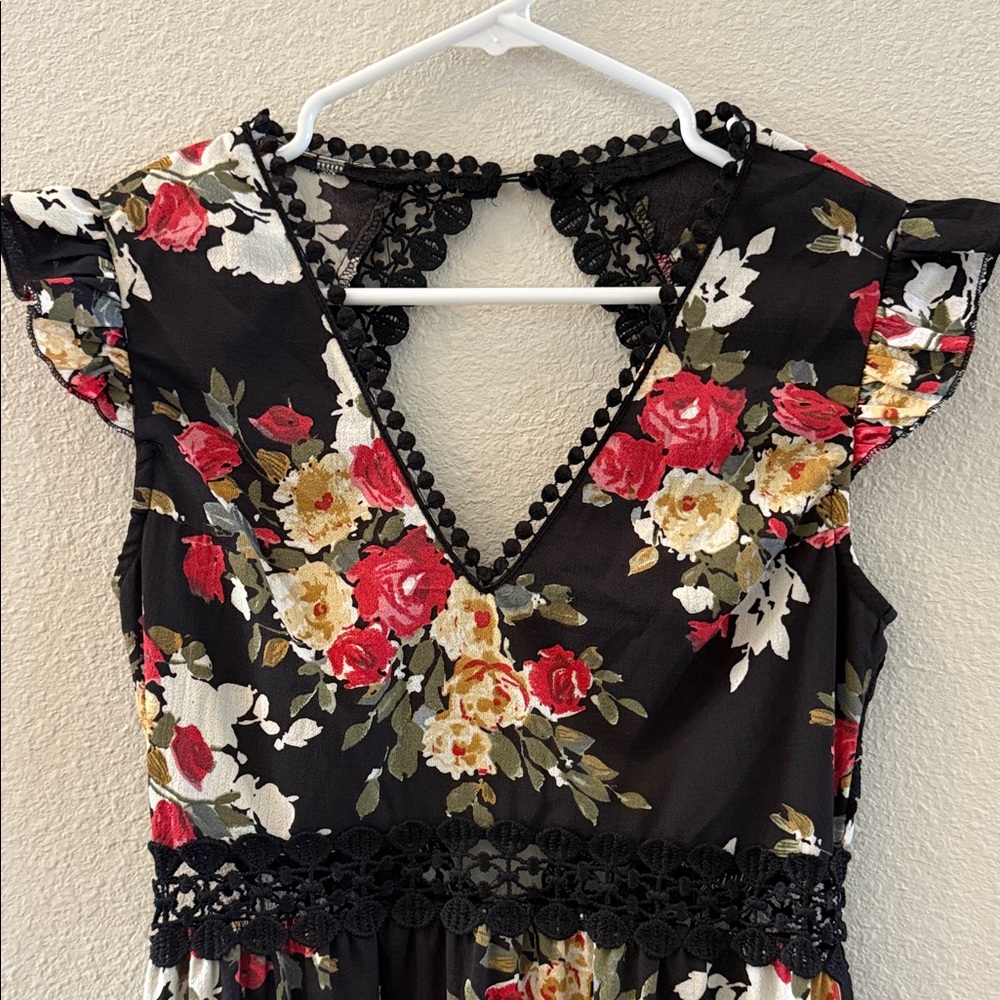 NWT Gorgeous Floral Black Maxi Dress Open Back Women Medium Lace Detail - Picture 3 of 17